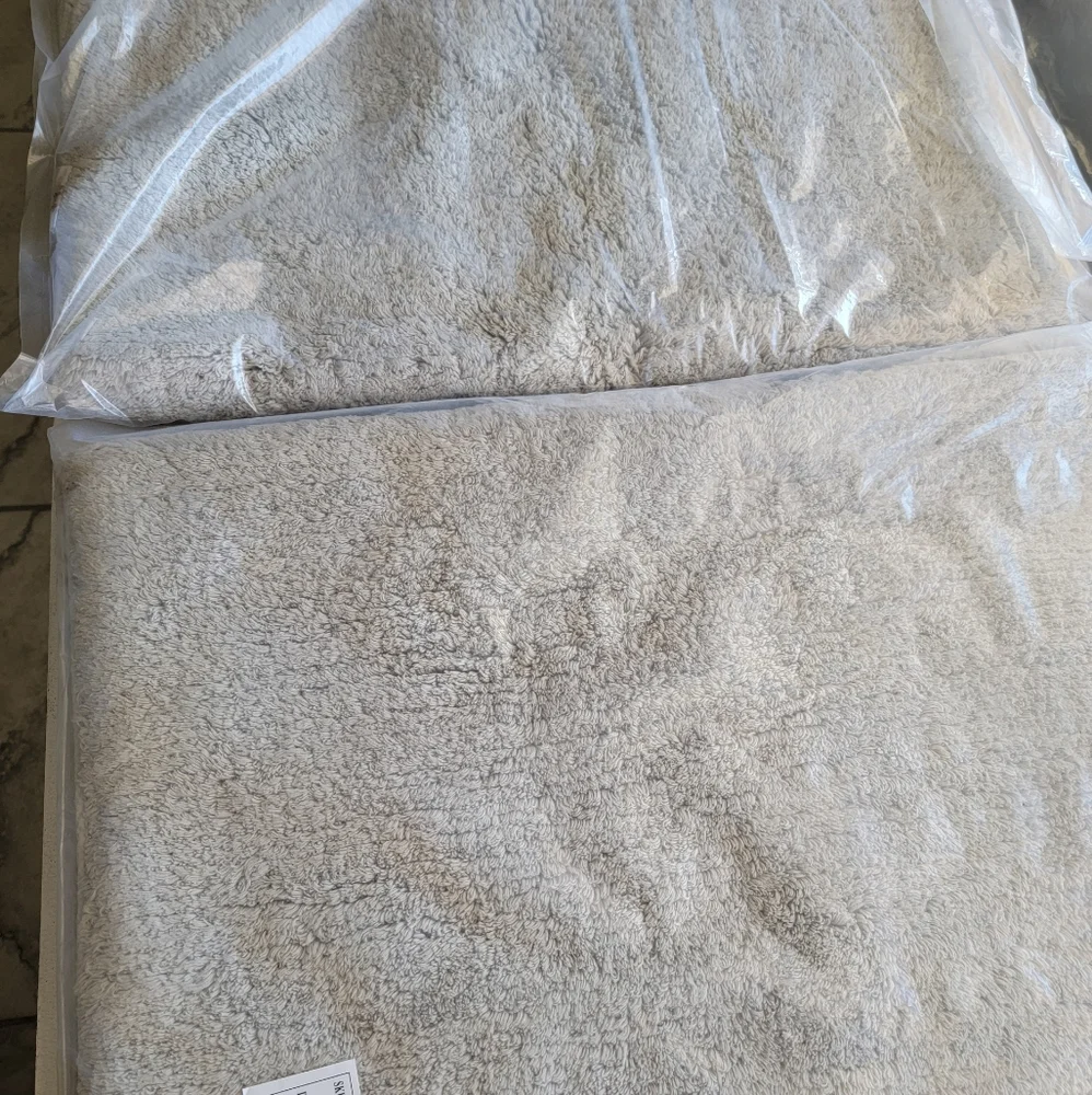 Crate&Barrel Rylan Gray Rug - Picture 2 of 3